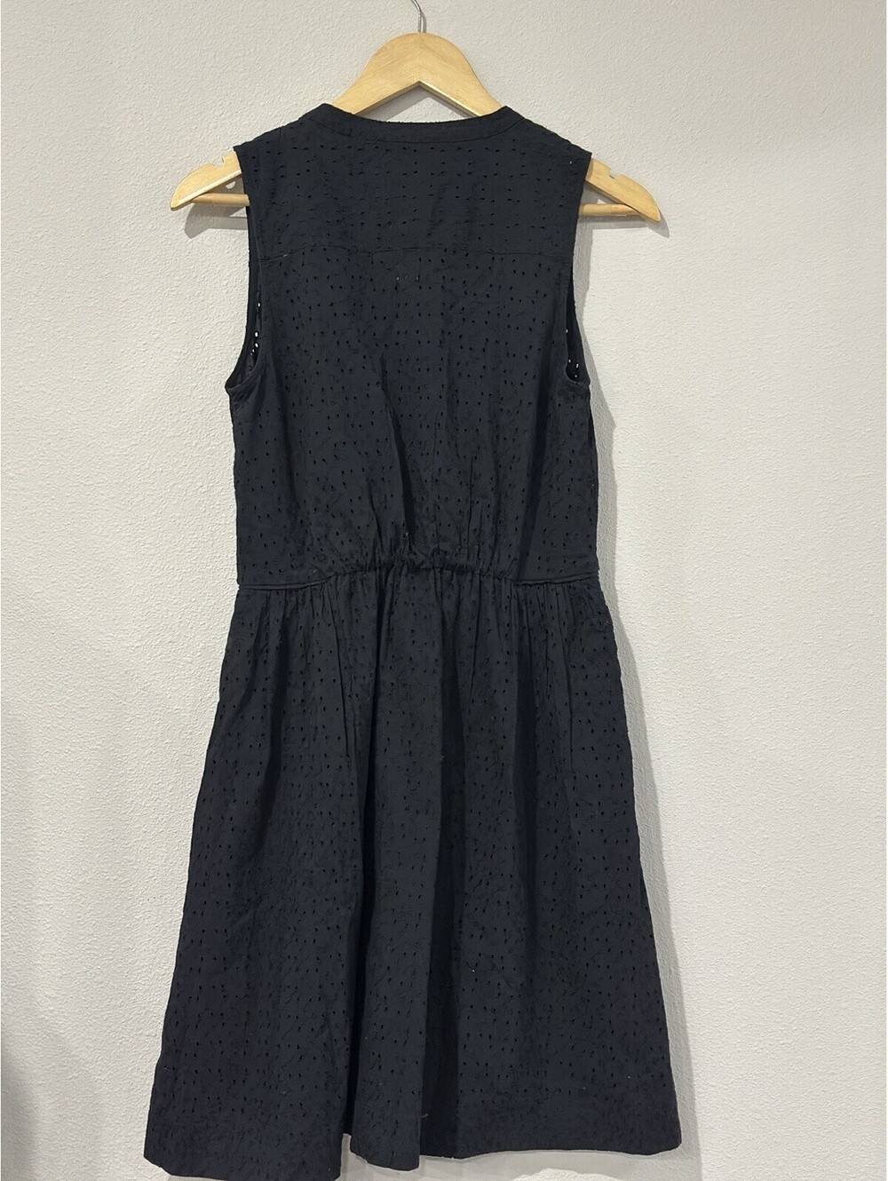 NEW J.Crew Sleeveless Eyelet Shirtdress crafted from 100% cotton Size 4 - Picture 6 of 6